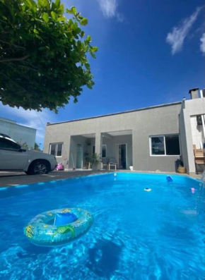 Ampla casa c/ piscina em Balneário Camboriú